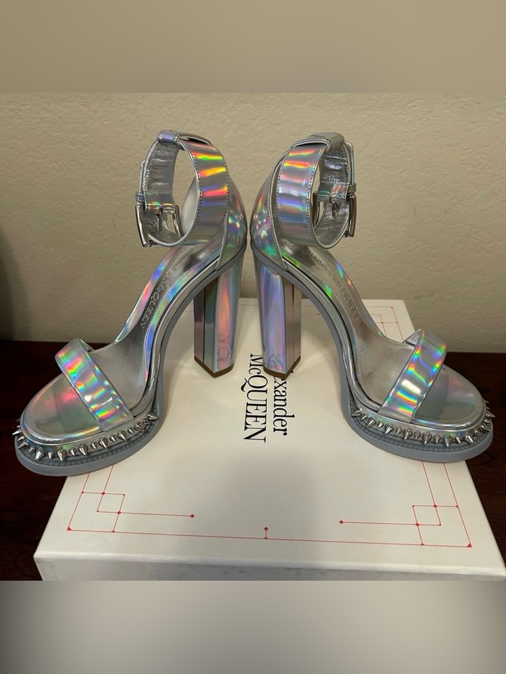 *NWBT*Alexander McQueen iridescent faux leather sandals SIZE: 6 1/2 - Picture 8 of 10